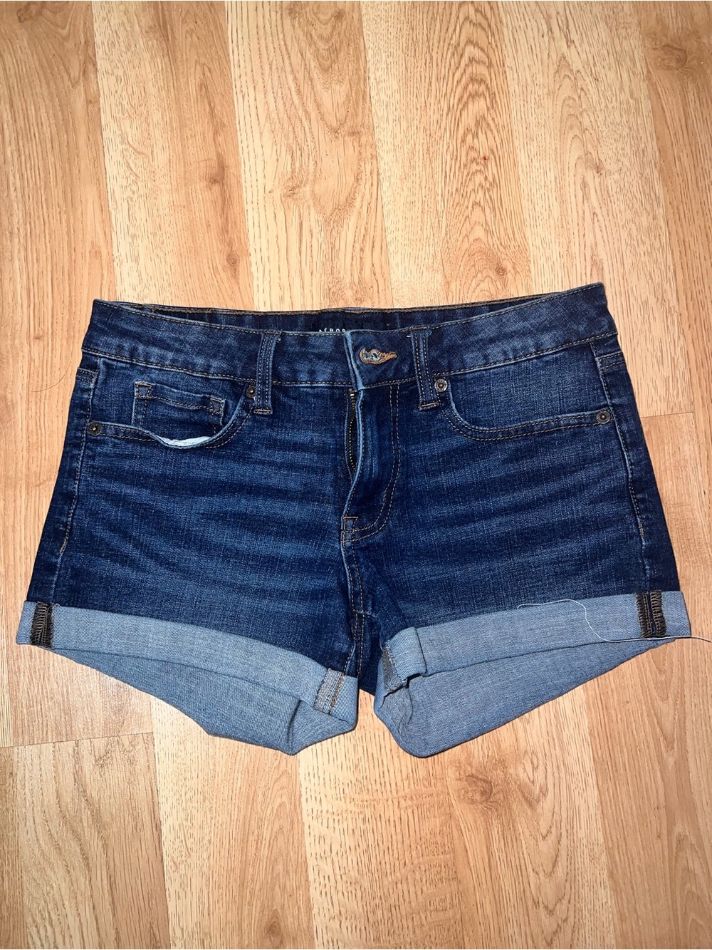 Aeropostale low rise denim shorts, size 6